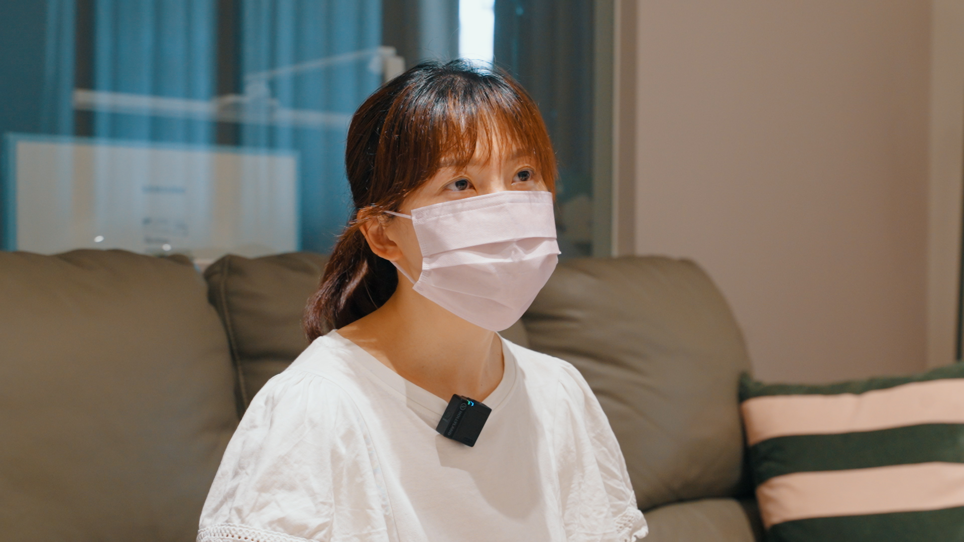 台北的J小姐因為天生缺牙，14歲就被醫師建議要植牙，卻付出慘痛代價。（圖／記者戴華辰攝影）